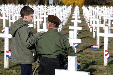 GRAD HEROJ U najdužoj Koloni sjećanja čak 60.000 ljudi! Markač: 'Srce mi je reklo da moram doći' cijeli članak+fotogalerija -> http://bit.ly/QQlI87