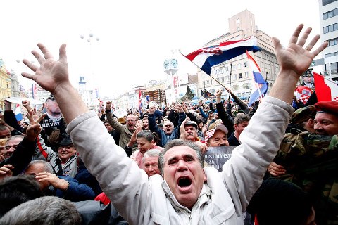 Erupcija oduševljenja na trgovima diljem Lijepe naše! http://bit.ly/Wd7Y8S