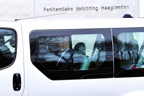 [BREAKING] Generali napustili pritvor, Vladinim avionom dolaze oko 16 sati  http://bit.ly/Wd7Y8S